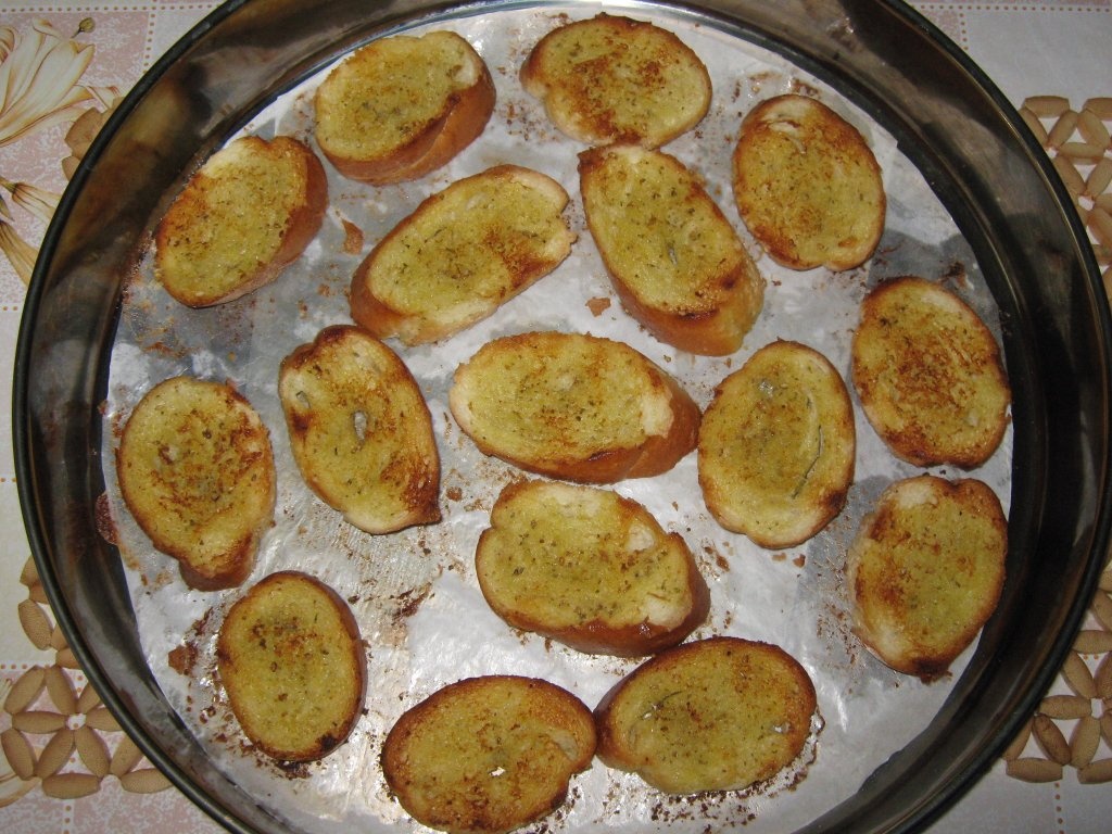 Paine cu usturoi la cuptor