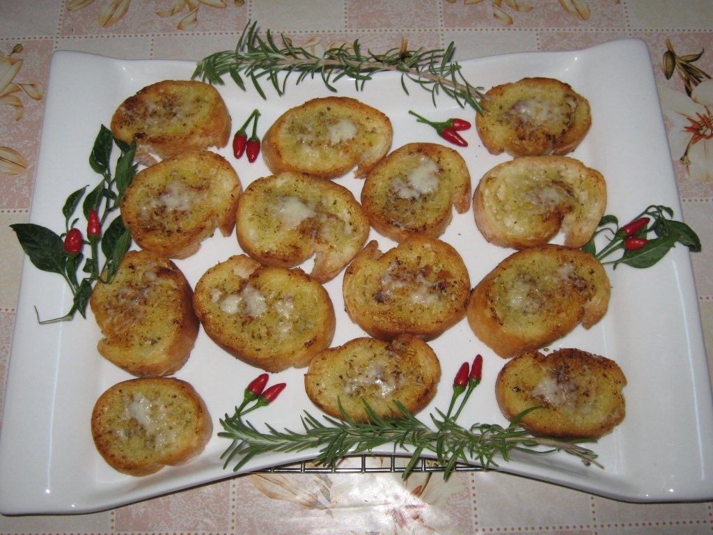 Paine cu usturoi la cuptor