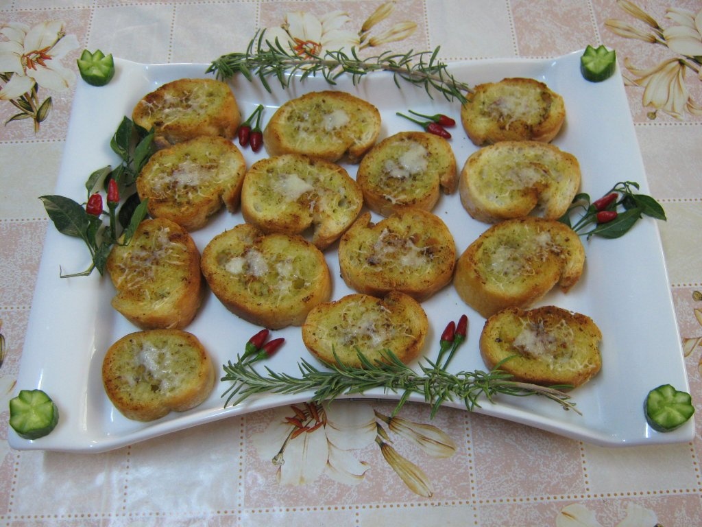 Paine cu usturoi la cuptor
