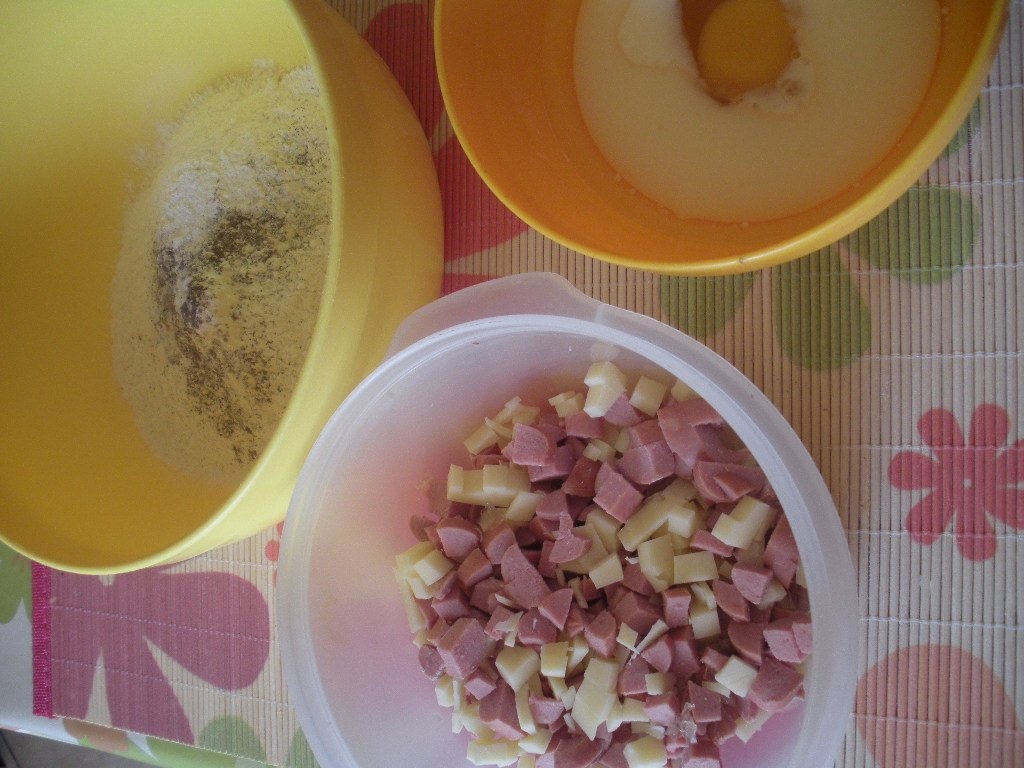 muffins sarati cu wurstel