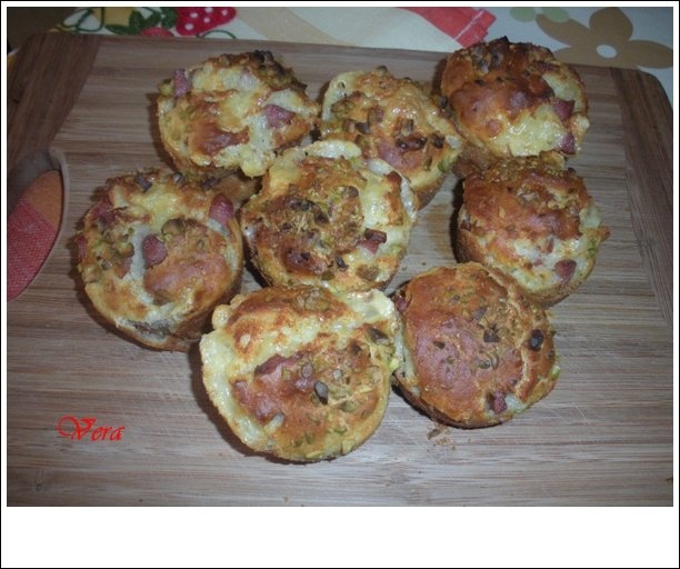 muffins sarati cu wurstel