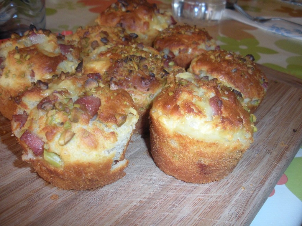 muffins sarati cu wurstel