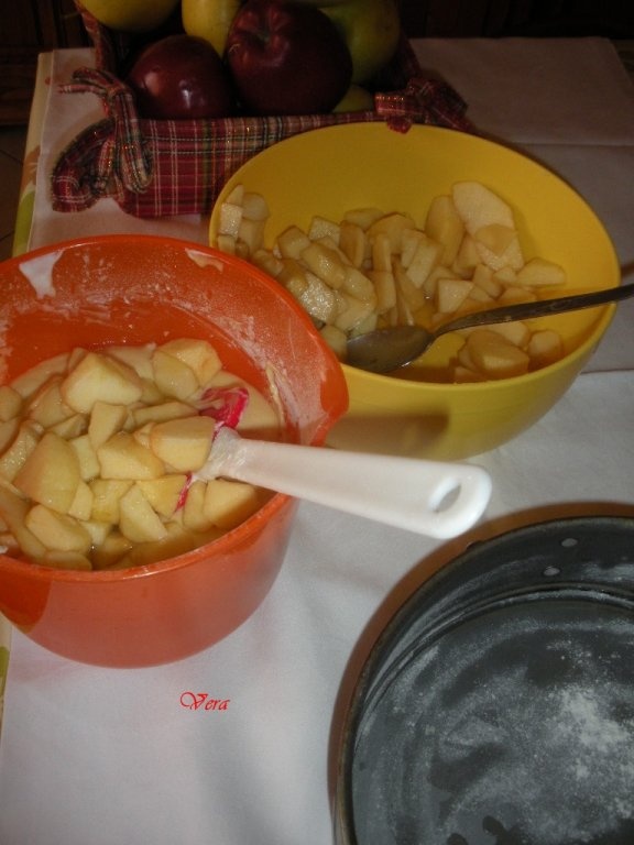 Tarta cu mere si iaurt