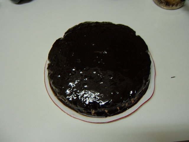 Tort cu mousse si glazura de cacao