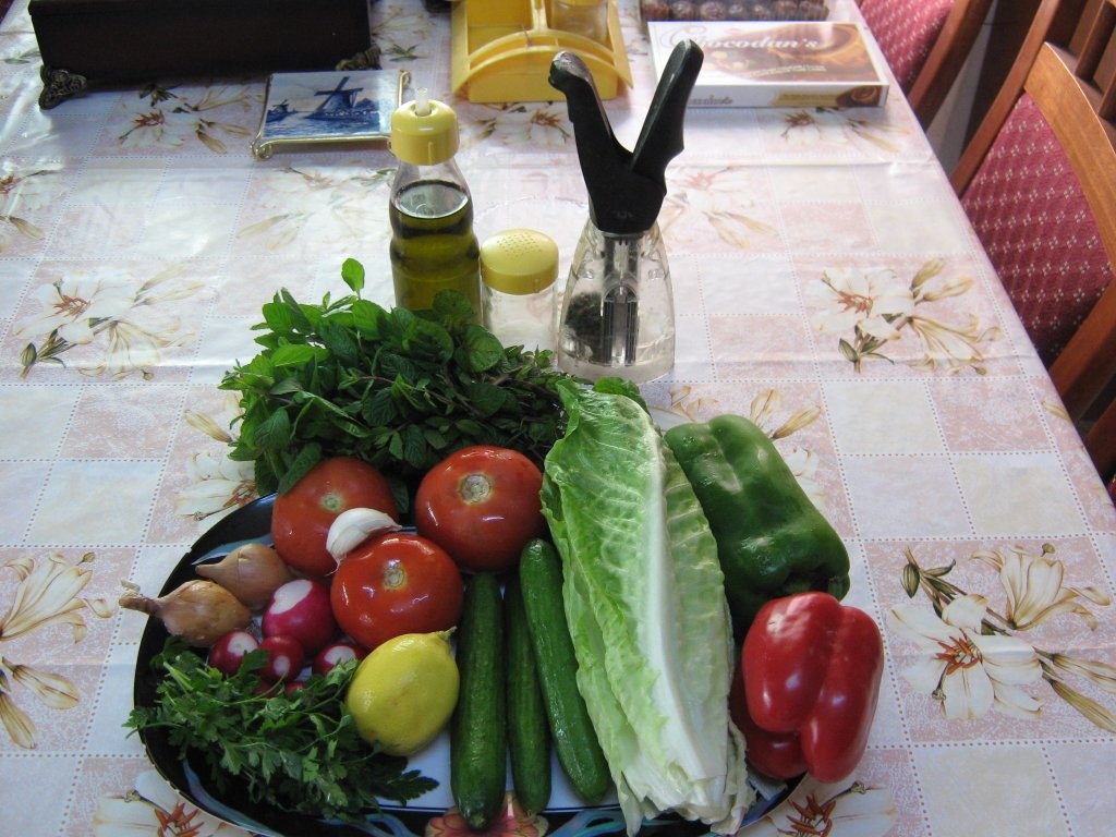 Salata mixta -stil arab”Salatit Khodar Meshakel”