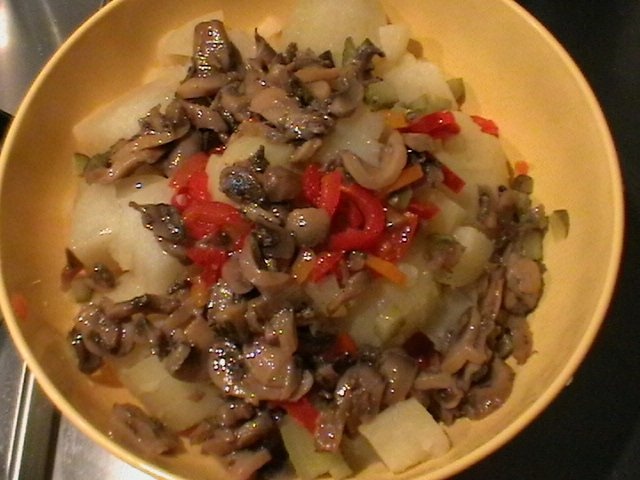 Salata de boeuf cu ciuperci