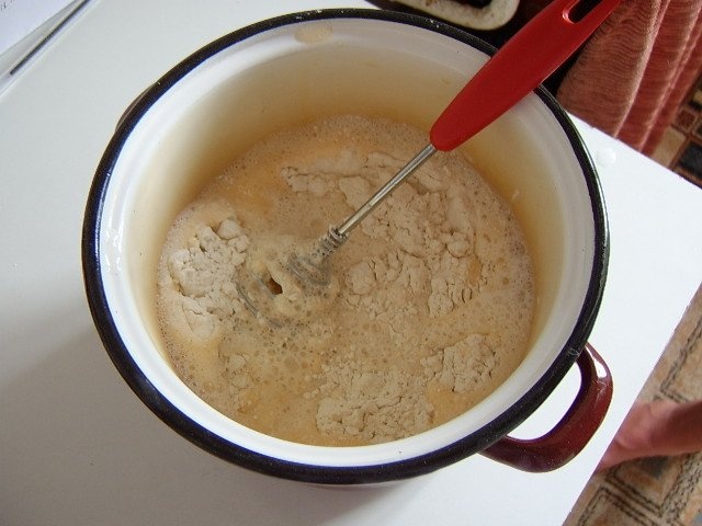 Clatite cu finetti, frisca si topping