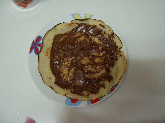 Clatite cu finetti, frisca si topping