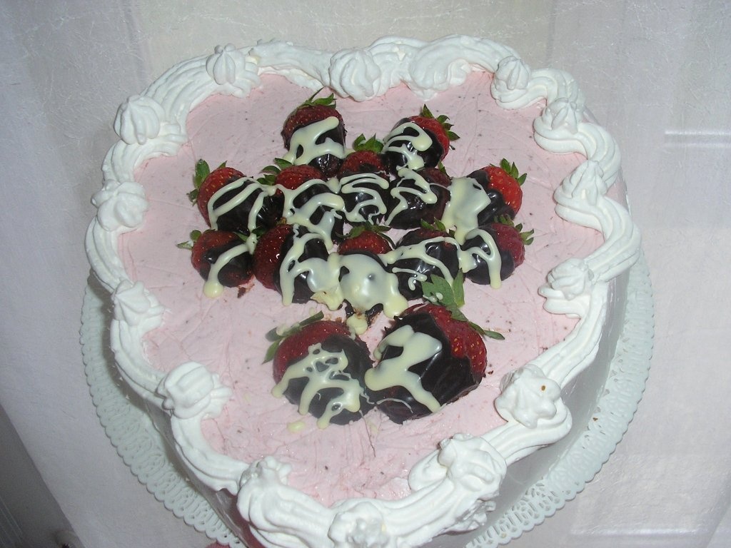 tort inima cu capsuni