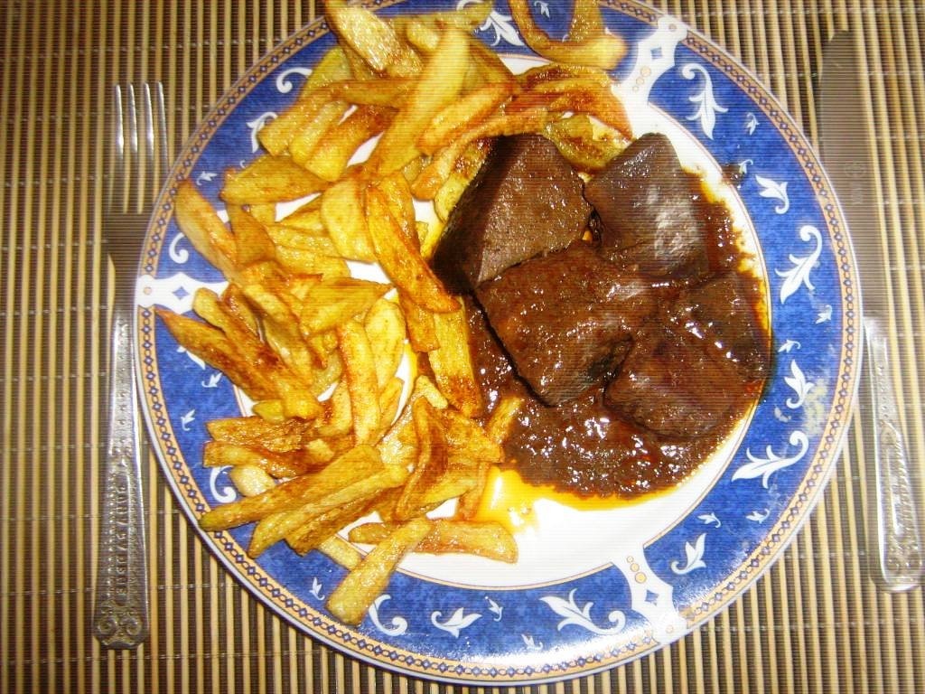 ficat de porc cu cartofi pai