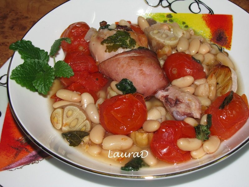 Pulpe de pui cu prosciutto, lamaita si fasole alba