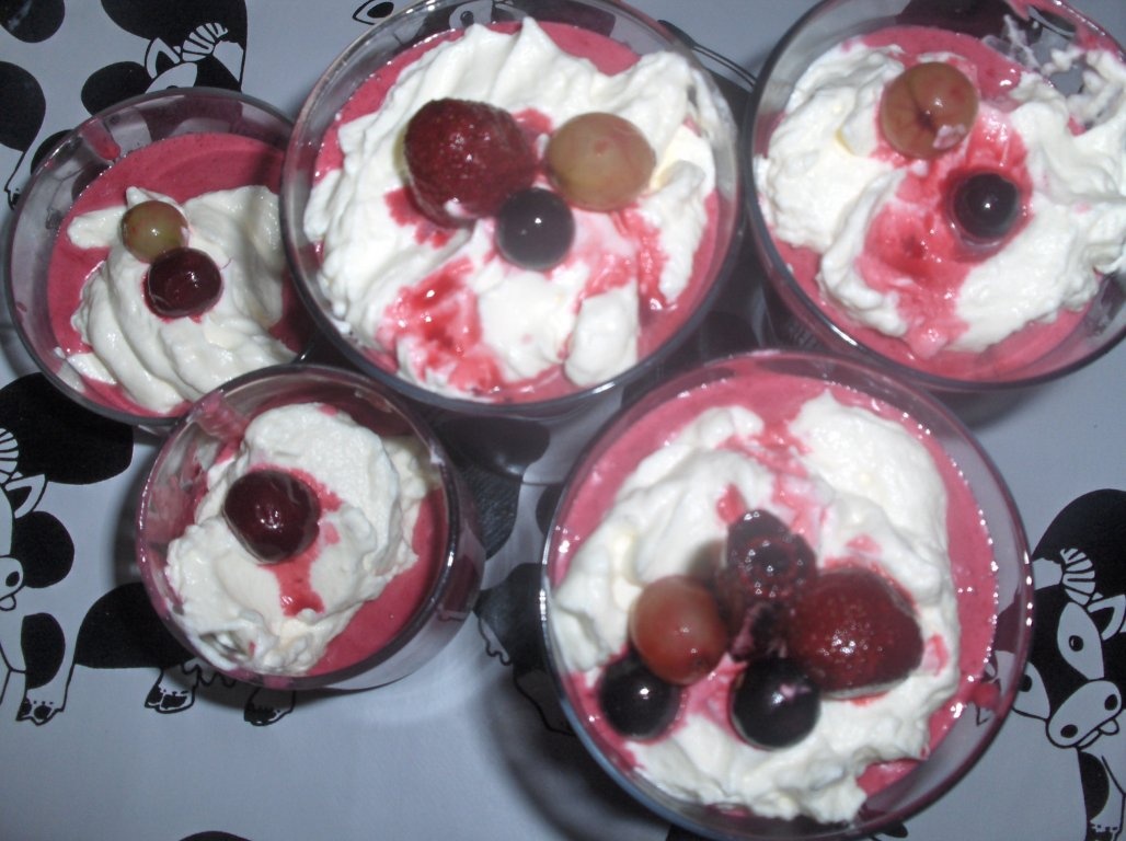Mousse din Fructe de Padure