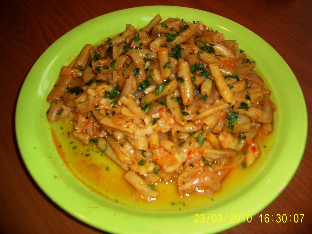 Fasole galbena  pastai cu usturoi