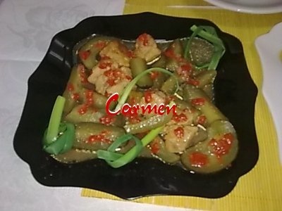 Mancare de castraveti acri, cu rasol alb de porc