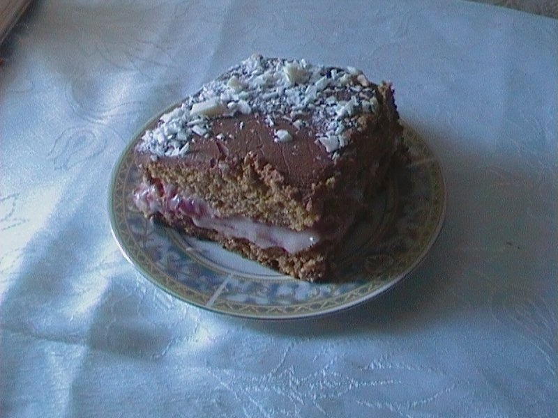 Tort cu crema de trandafiri