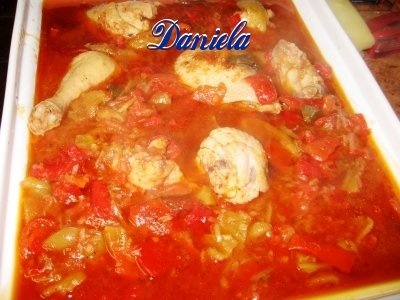 Mincare de ardei copti cu  pulpe de pui