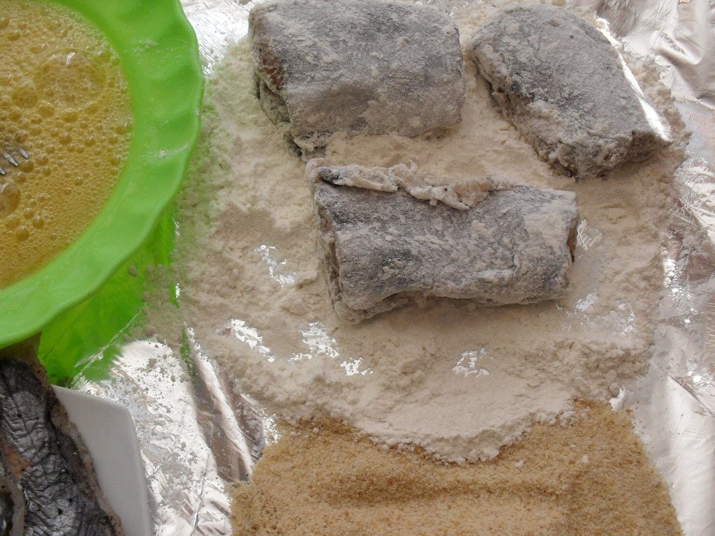 Trunchi de merlucius in pesmet