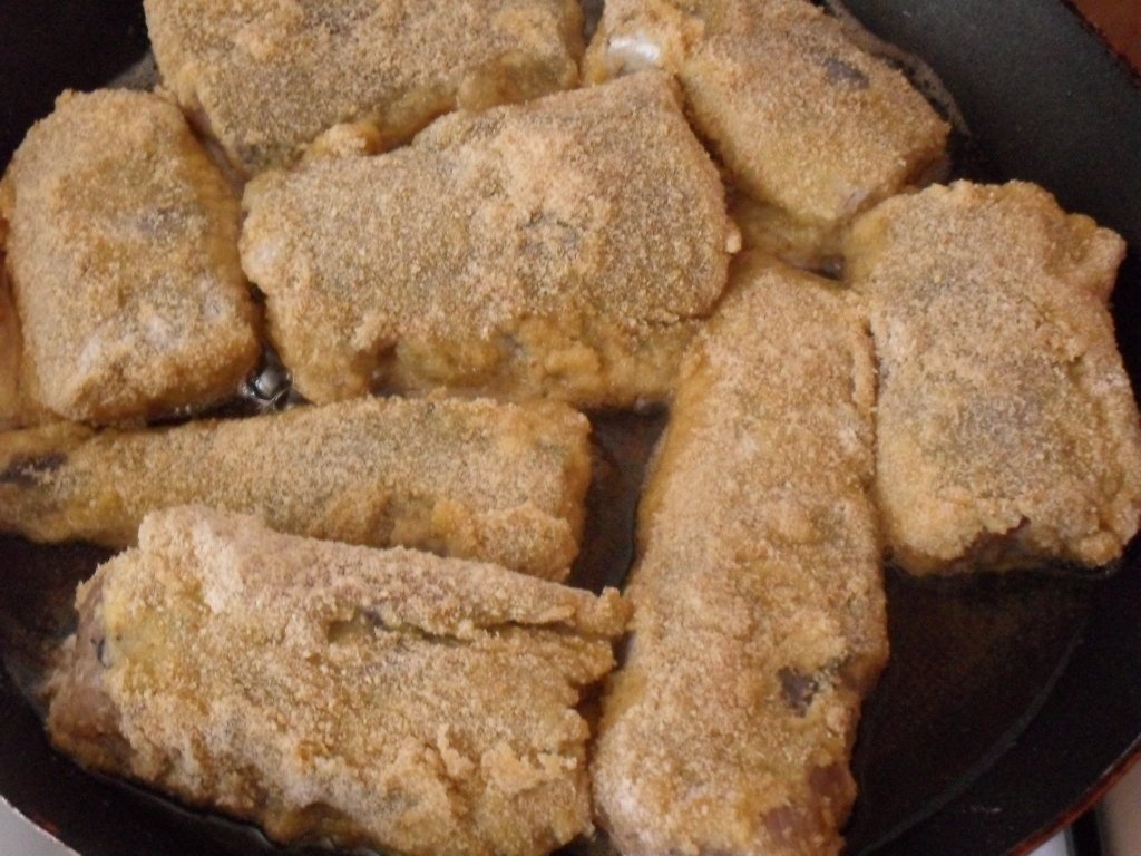 Trunchi de merlucius in pesmet