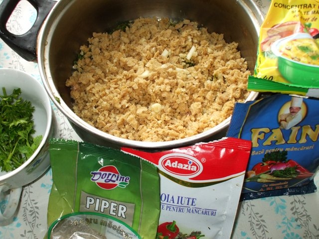 Sarmalute cu soia si ciuperci in foi de vita (de post)