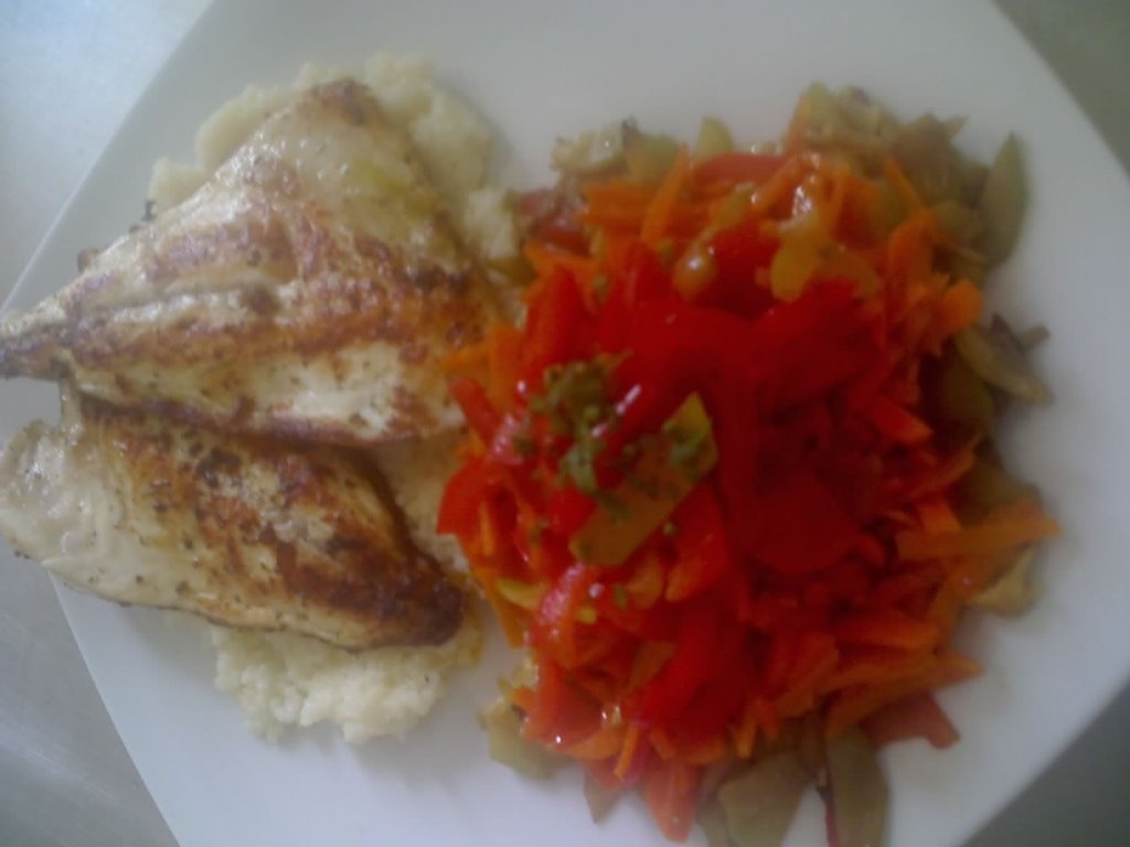 dorada la gratar pe pat de cus-cus