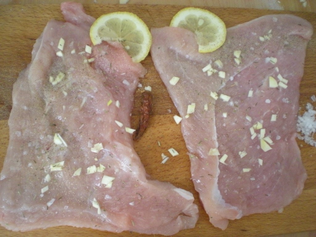 Piept de curcan la placa