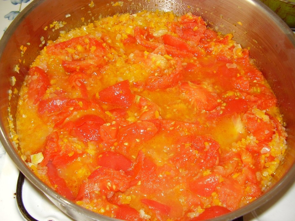 Mancarica de ardei cu rosii