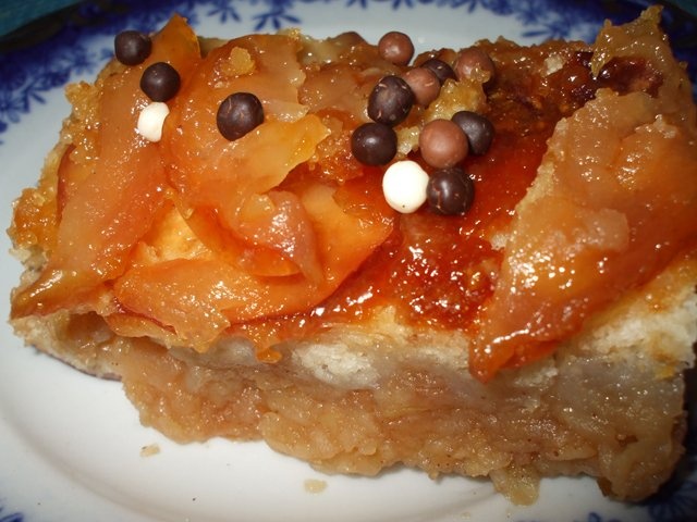 Prajitura rapida cu mere si zahar ars (de post)