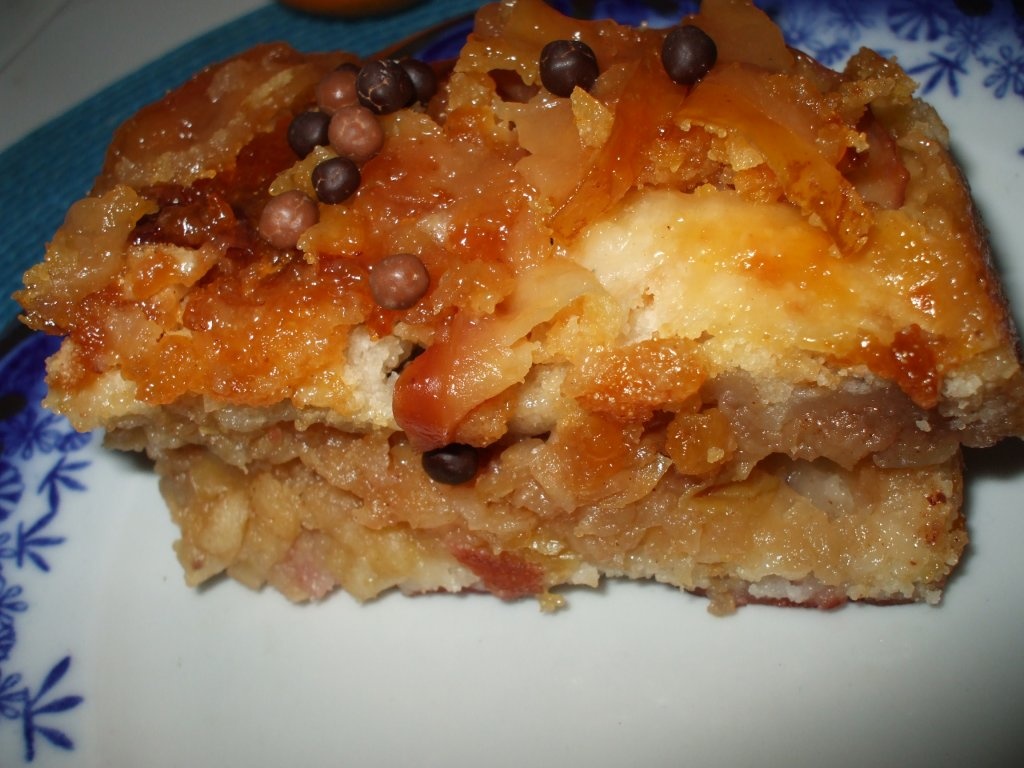 Prajitura rapida cu mere si zahar ars (de post)