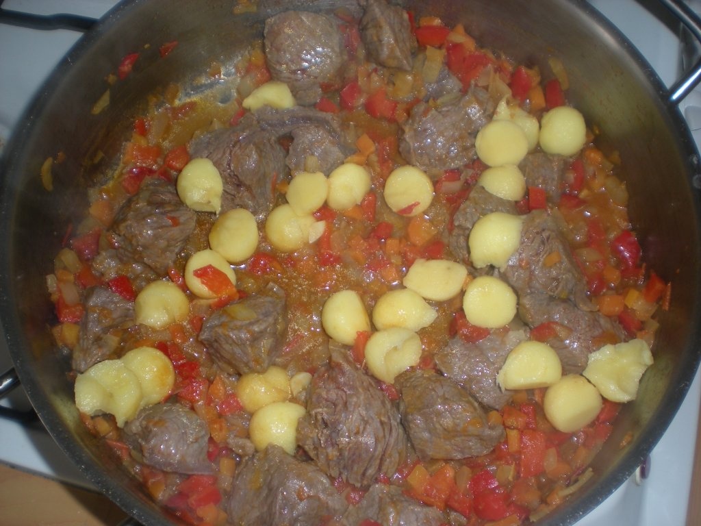 Carne de vitel cu mazare