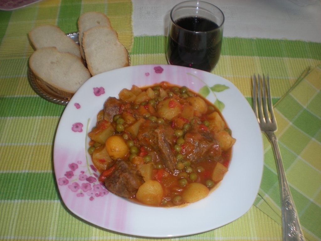 Carne de vitel cu mazare