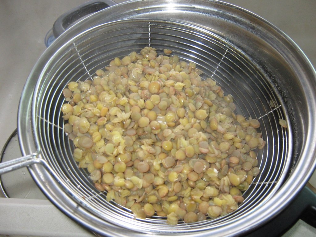 Kusheri-Orez cu linte si macaroane –specific egiptean