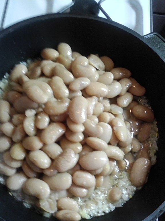 Fasole cu sos de mustar