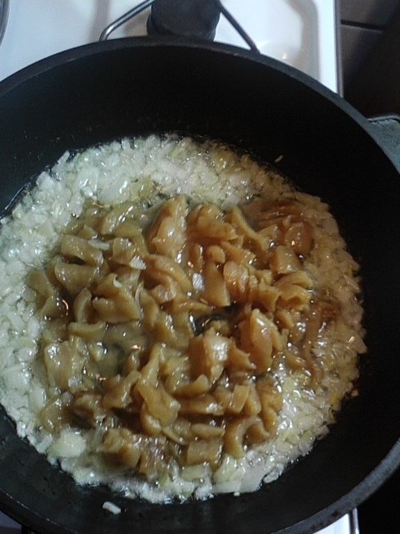 Fasole cu sos de ardei copti