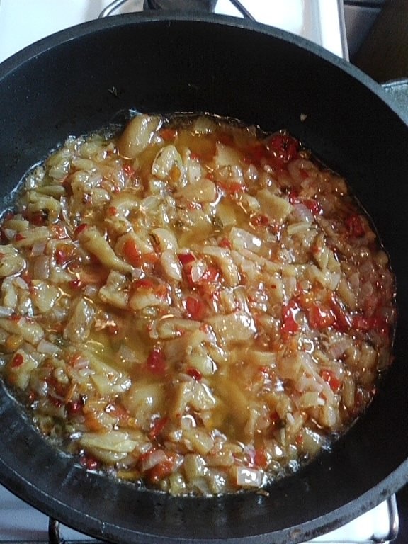 Fasole cu sos de ardei copti