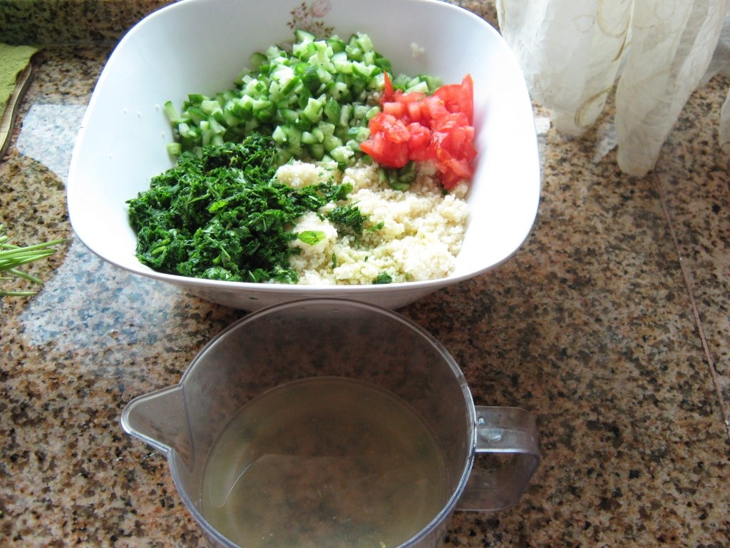 Tabouleh- Salata de grau sfaramat-specific tarilor arabe