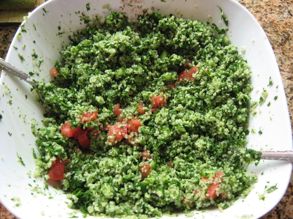 Tabouleh- Salata de grau sfaramat-specific tarilor arabe