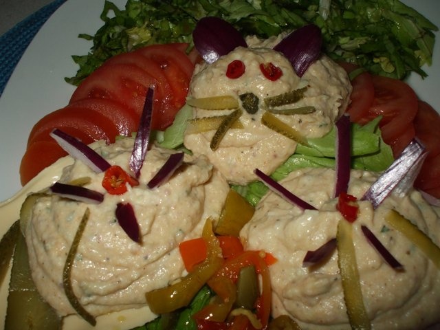 Aperitiv cu sunca si branza feta