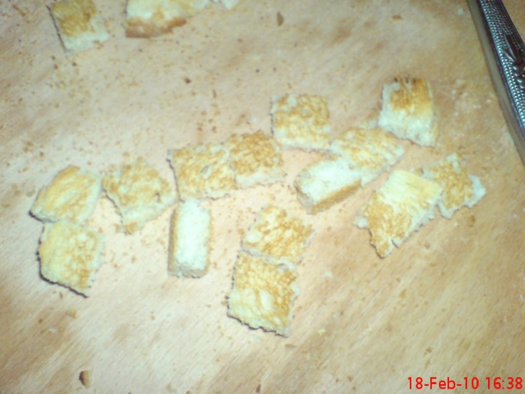 Pui cu legume la tigaie si crutoane