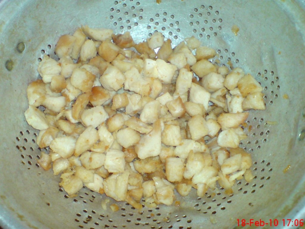 Pui cu legume la tigaie si crutoane