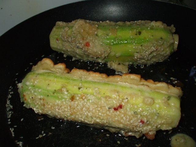 Dovlecei umpluti cu branza topita