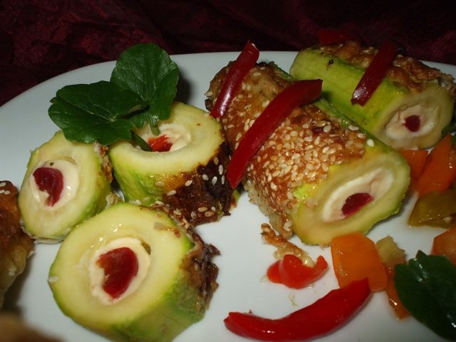 Dovlecei umpluti cu branza topita