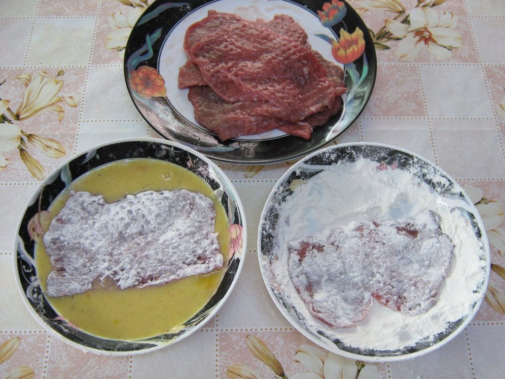 Pilaf cu burgul picant “ Sebzeli Bulgur”cu snitele din carne de vita-specific turcesc