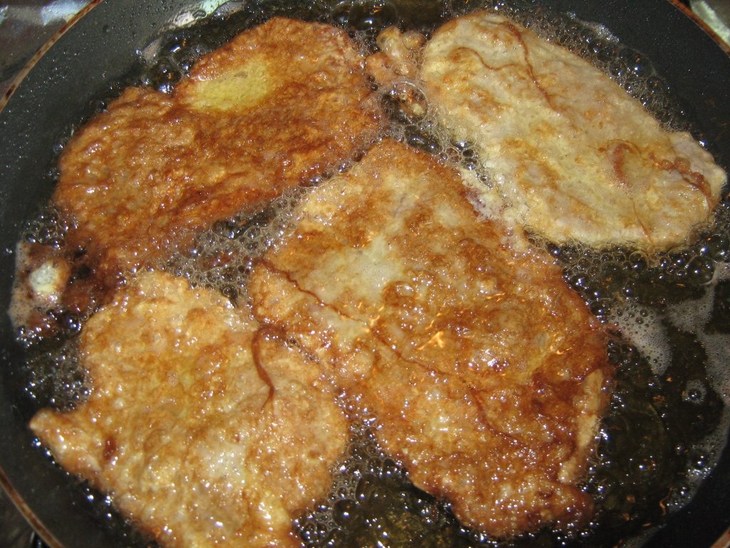 Pilaf cu burgul picant “ Sebzeli Bulgur”cu snitele din carne de vita-specific turcesc