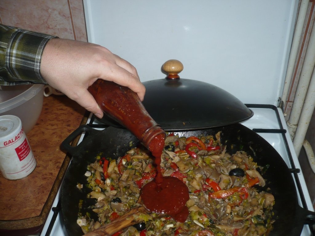 Prepelite la cuptor cu garnitura de legume la wok