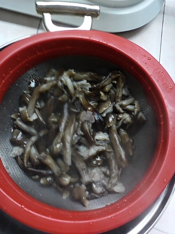 Salata de sfecla cu ciuperci (de post)