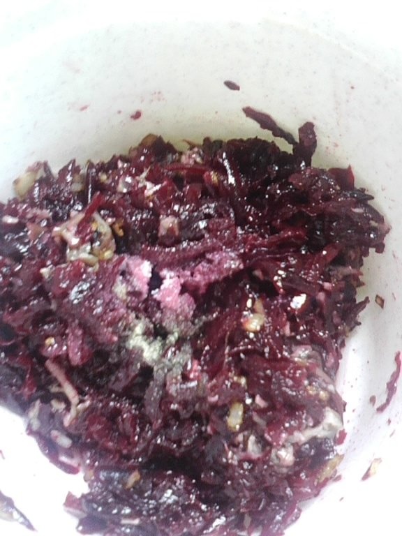 Salata de sfecla cu ciuperci (de post)