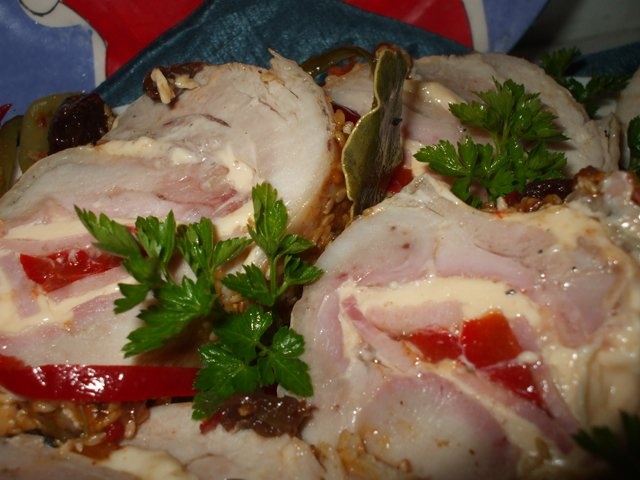 Rulou din pulpa de curcan la gratar