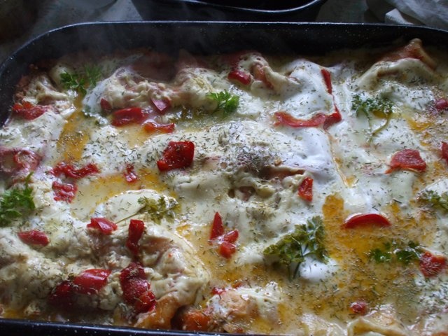 Lasagna cu carne, ciuperci, branza topita si sos Bechamel