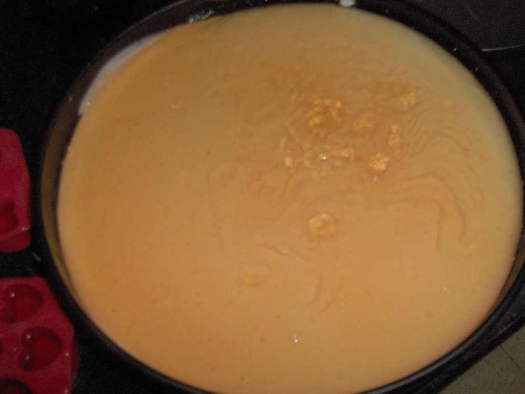 Prajitura cu brinza si jeleu de fructe.