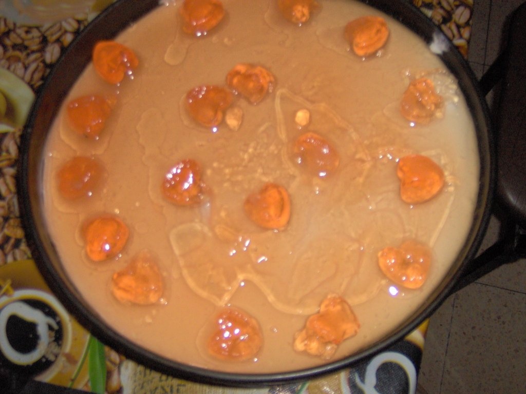 Prajitura cu brinza si jeleu de fructe.